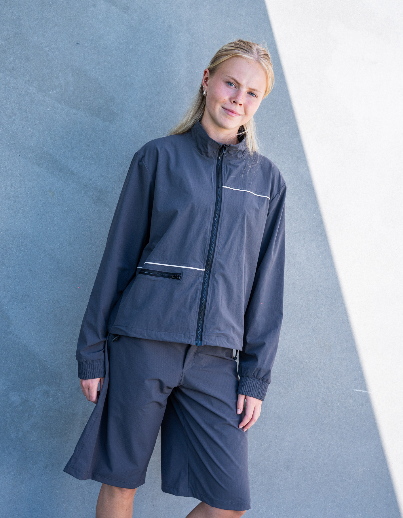 Tech pipe jacket | Women | Dark grey