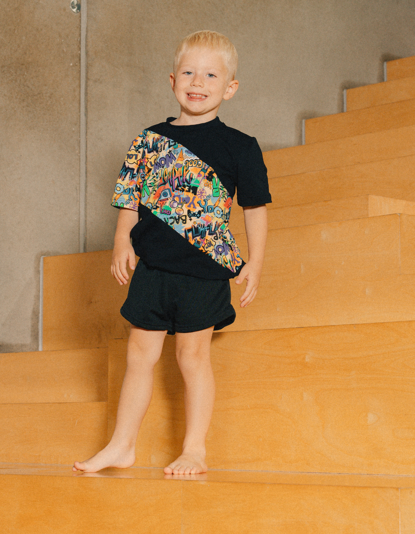 Loose T-shirt | NS-178 Graffiti